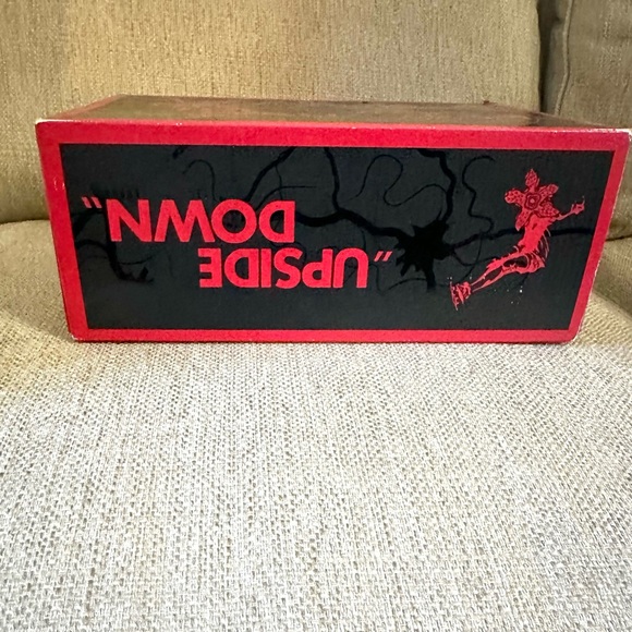 STRANGER THINGS HIGH TOP VANS- Limited Addition - Picture 8 of 8